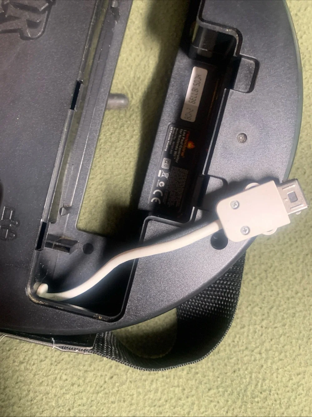 Les Paul controller for Nintendo Wii. Model: 95125.805. Fair condition.